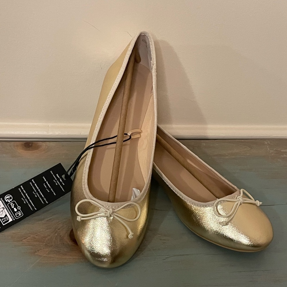 NEW Bee Foil Ballerina Flats